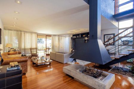 Casa à venda com 3 quartos, 341m² em Jardim dos Estados, São Paulo
