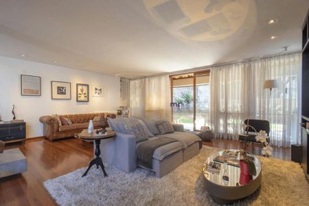 Casa à venda com 3 quartos, 341m² em Jardim dos Estados, São Paulo