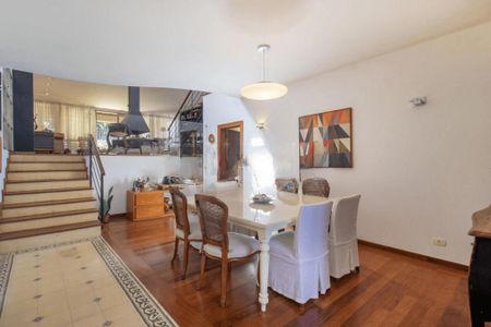 Casa à venda com 3 quartos, 341m² em Jardim dos Estados, São Paulo