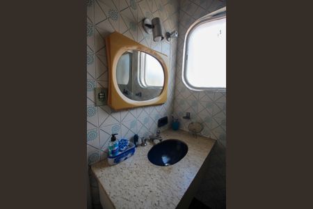 Casa à venda com 390m², 4 quartos e 4 vagasBanheiro da Suíte 2