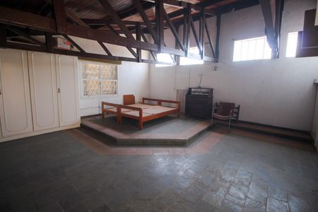 Casa à venda com 390m², 4 quartos e 4 vagasSótão