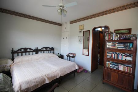 Casa à venda com 390m², 4 quartos e 4 vagasSuíte 3