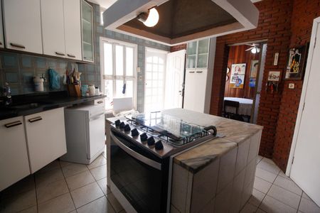 Casa à venda com 390m², 4 quartos e 4 vagasCozinha