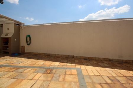 Casa à venda com 390m², 4 quartos e 4 vagasVista da Suíte 1
