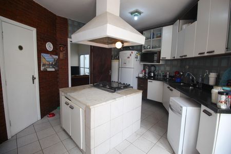 Casa à venda com 390m², 4 quartos e 4 vagasCozinha