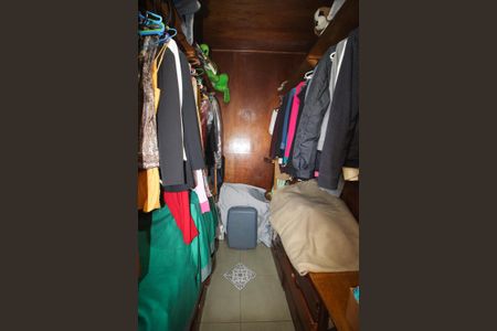 Casa à venda com 390m², 4 quartos e 4 vagasCloset da suíte 2