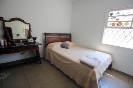 Casa à venda com 390m², 4 quartos e 4 vagasSuíte 2