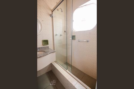 Casa à venda com 390m², 4 quartos e 4 vagasBanheiro da Suíte 1