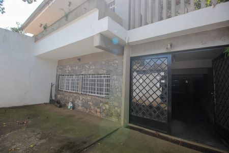 Casa à venda com 390m², 4 quartos e 4 vagasFachada
