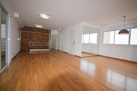 Apartamento para alugar com 167m², 3 quartos e 3 vagas Apartamento para alugar com 167m², 3 quartos e 3 vagasSala