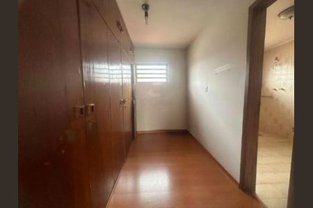 Casa à venda com 3 quartos, 246m² em Vila Carrão, São Paulo