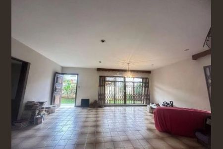 Casa à venda com 3 quartos, 246m² em Vila Carrão, São Paulo