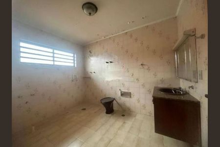 Casa à venda com 3 quartos, 246m² em Vila Carrão, São Paulo