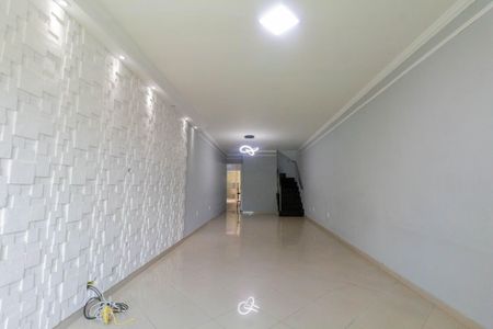 Casa à venda com 150m², 3 quartos e 2 vagasSala
