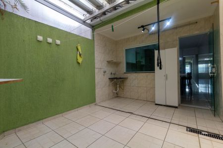Casa à venda com 150m², 3 quartos e 2 vagasQuintal e Área de Serviço