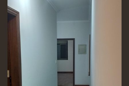 Casa à venda com 353m², 5 quartos e 4 vagasCorredor