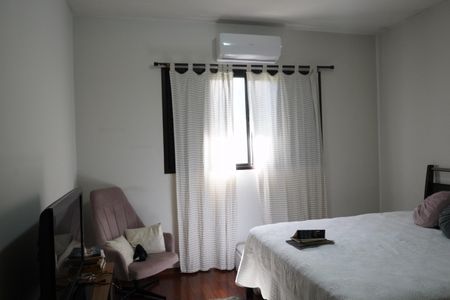 Casa à venda com 353m², 5 quartos e 4 vagasQuarto 1