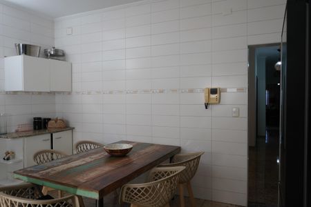 Casa à venda com 353m², 5 quartos e 4 vagasCozinha