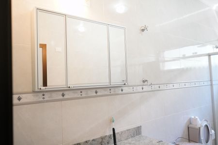 Casa à venda com 353m², 5 quartos e 4 vagasBanheiro Social