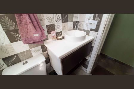 Apartamento à venda com 51m², 2 quartos e 1 vaga Apartamento à venda com 51m², 2 quartos e 1 vagaBanheiro