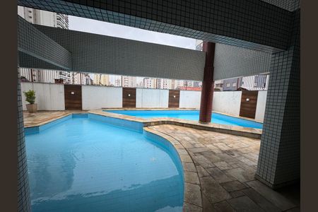 Apartamento à venda com 98m², 3 quartos e 2 vagas Apartamento à venda com 98m², 3 quartos e 2 vagasÁrea comum - Piscina