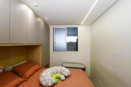 Quarto de apartamento à venda com 1 quarto, 60m² em Vila Amaral, Belo Horizonte
