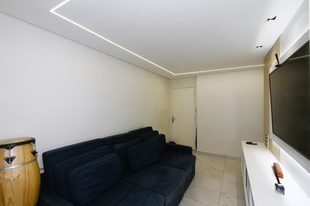 Sala de apartamento à venda com 1 quarto, 60m² em Vila Amaral, Belo Horizonte