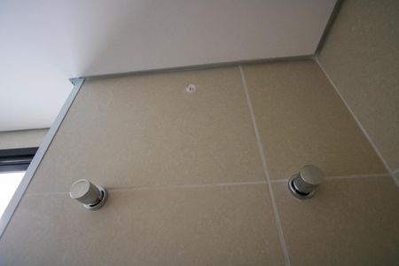 Apartamento à venda com 92m², 2 quartos e 2 vagasBanheiro do quarto 1