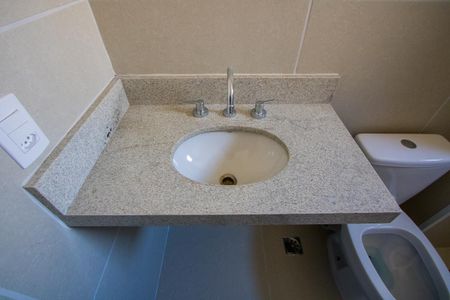 Apartamento à venda com 92m², 2 quartos e 2 vagasBanheiro do quarto 2