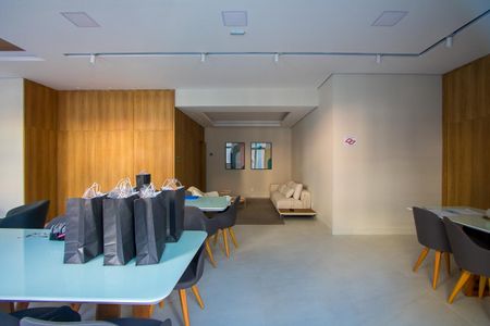 Apartamento à venda com 92m², 2 quartos e 2 vagasÁrea comum - Salão de festas