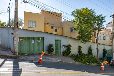 Casa à venda com 75m², 3 quartos e 1 vagaFachada