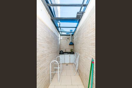 Casa à venda com 75m², 3 quartos e 1 vagaÁrea de Serviço