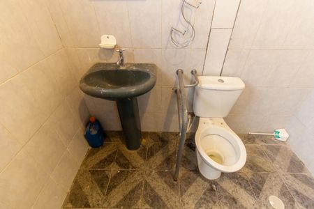 Casa para alugar com 160m², 2 quartos e 6 vagasBanheiro Social