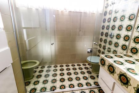 Casa à venda com 607m², 5 quartos e 5 vagasBanheiro Social 1