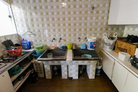 Casa à venda com 607m², 5 quartos e 5 vagasÁrea de Serviço