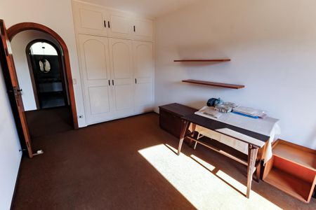 Casa à venda com 607m², 5 quartos e 5 vagasQuarto 3