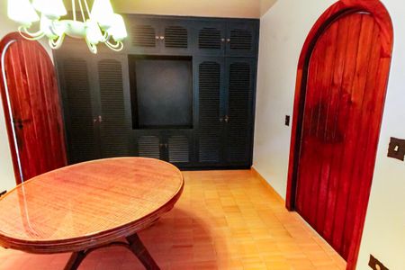 Casa à venda com 607m², 5 quartos e 5 vagasSala 4