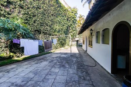 Casa à venda com 607m², 5 quartos e 5 vagasQuintal