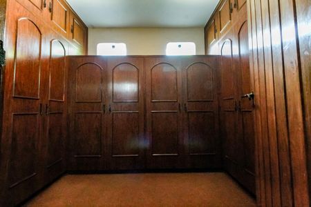 Casa à venda com 607m², 5 quartos e 5 vagasCloset da suíte 1