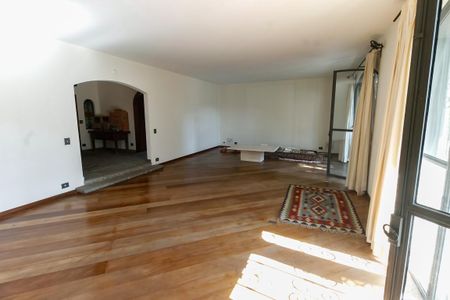 Casa à venda com 607m², 5 quartos e 5 vagasSala 1