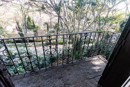 Casa à venda com 607m², 5 quartos e 5 vagasVaranda da Suíte 1