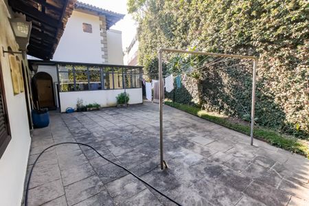 Casa à venda com 607m², 5 quartos e 5 vagasQuintal