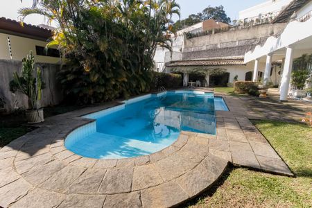 Casa à venda com 607m², 5 quartos e 5 vagasPiscina