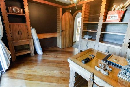 Casa à venda com 607m², 5 quartos e 5 vagasEscritório