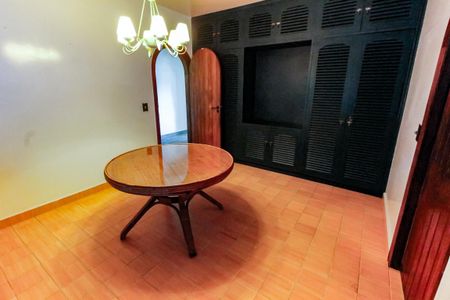 Casa à venda com 607m², 5 quartos e 5 vagasSala 4