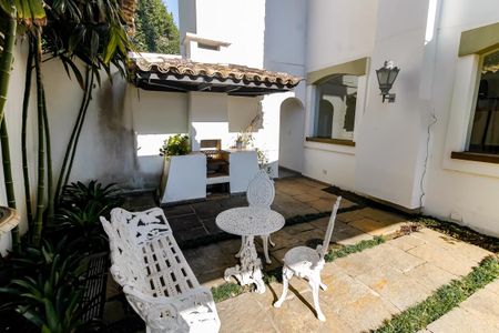 Casa à venda com 607m², 5 quartos e 5 vagasChurrasqueira