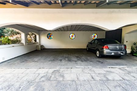 Casa à venda com 607m², 5 quartos e 5 vagasGaragem