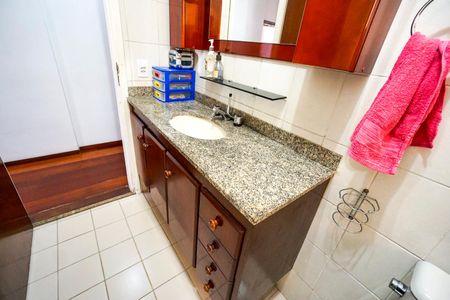 Apartamento à venda com 107m², 3 quartos e 2 vagas Apartamento à venda com 107m², 3 quartos e 2 vagasBanheiro Social