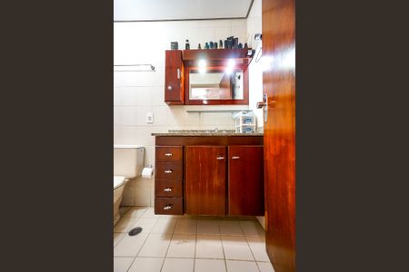 Apartamento à venda com 107m², 3 quartos e 2 vagas Apartamento à venda com 107m², 3 quartos e 2 vagasBanheiro da Suíte