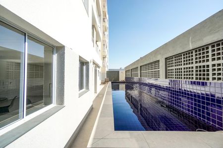 Apartamento à venda com 40m², 2 quartos e sem vagaÁrea comum - Piscina